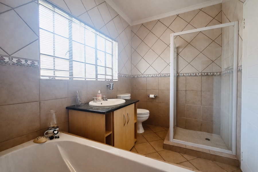 4 Bedroom Property for Sale in Safari Gardens North West